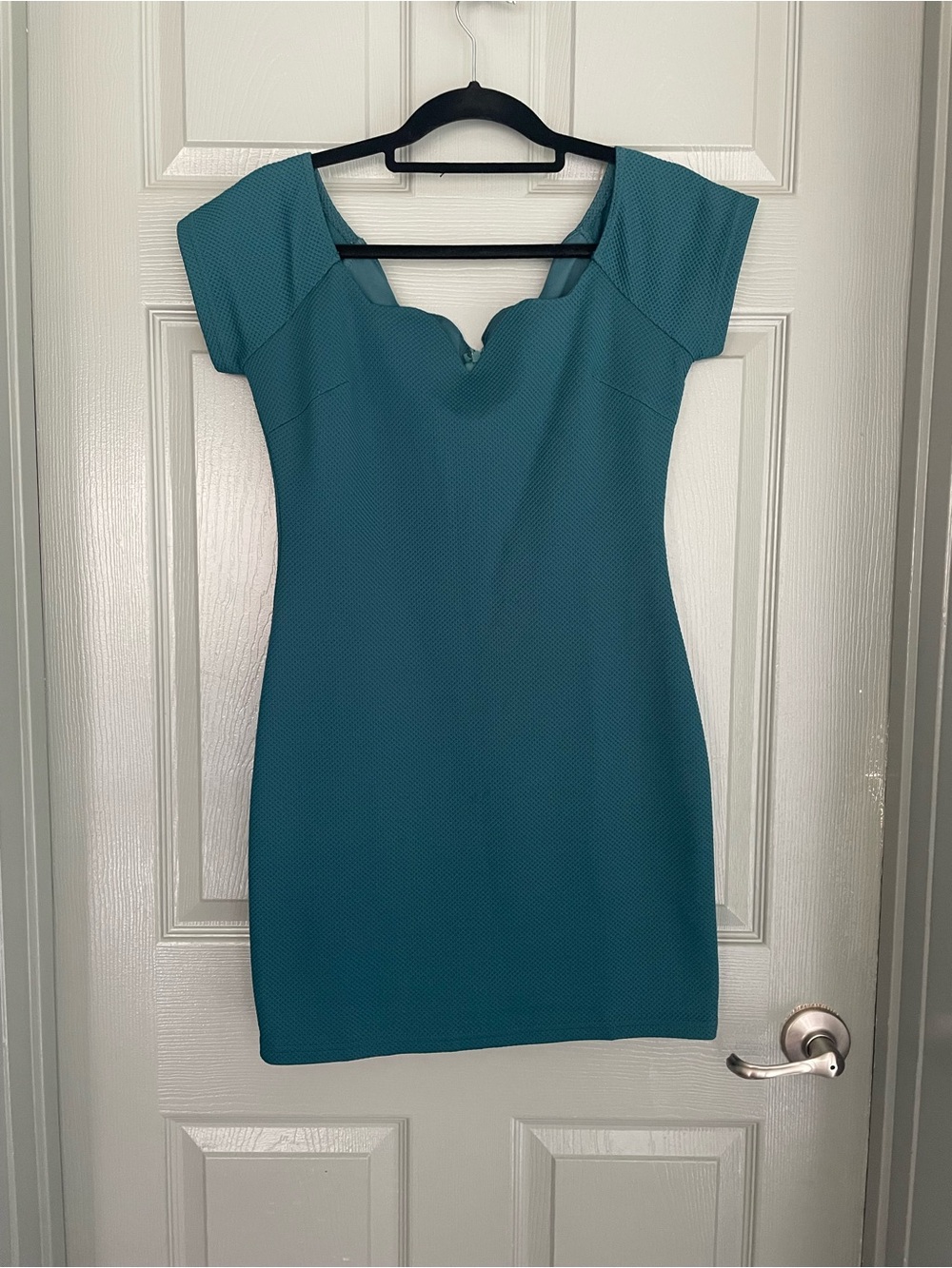 She + Sky Teal Cap Sleeve Notch Neck Mini Dress Scallop Neck Line Size Medium